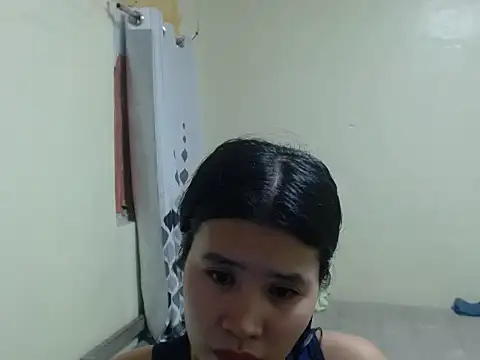 חדר צ'אט בשידור חי של Creamy_Krissy