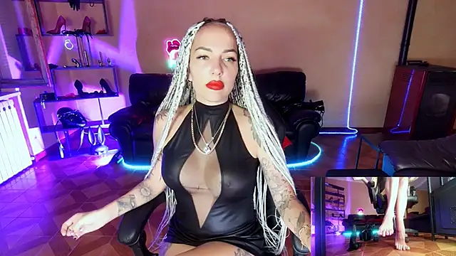 Živá chatovací místnost Monicamaxwell