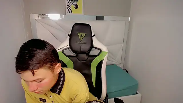 Seks show uživo modela NYC_Bby na kameri