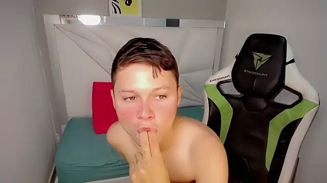Pokazy przed seks kamerką na żywo – NYC_Bby