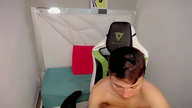 NYC_Bby Секс шоу на живо пред камера
