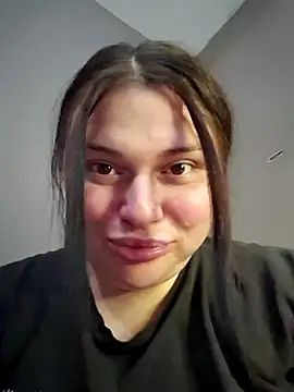 חדר צ'אט בשידור חי של Alice_9