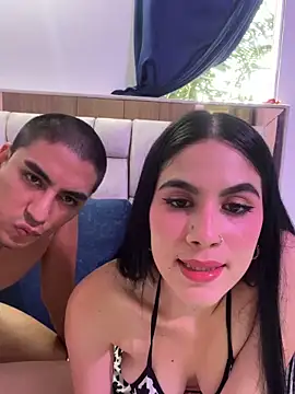 Phòng Chat Trực Tiếp Carla_and_Stiv