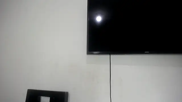 Fox_Loves Adlı Modelin Canlı Sohbet Odası