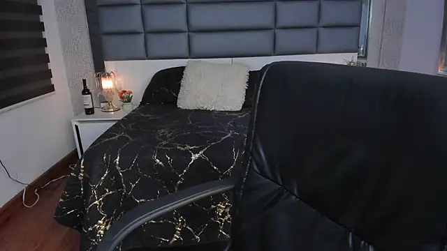 Phòng Chat Trực Tiếp Mrs_Regina_clk