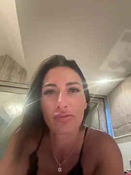 AdrienneLux Live Chatraum