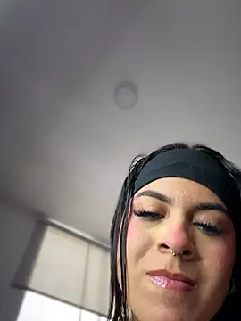 חדר צ'אט בשידור חי של Eveliin__