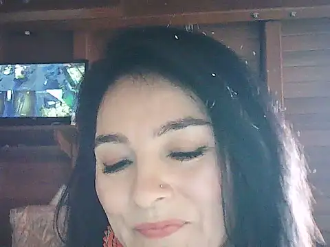 Anlly_garcia002 Adlı Modelin Canlı Sohbet Odası