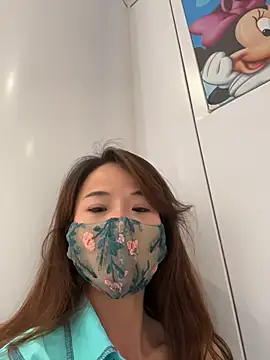 kiss_loo Adlı Modelin Canlı Sohbet Odası