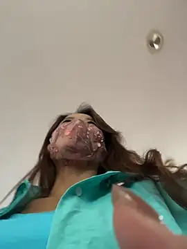 غرفة دردشة kiss_loo المباشرة