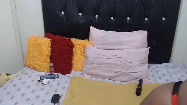 PEACHESX25x Cameră chat live