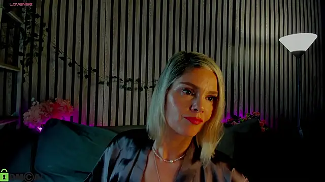 Betty_Brock – live chatrum