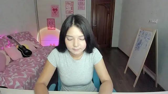 milana_marttt's Live Chat Room