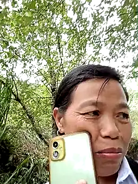 Elfledaa Cameră chat live