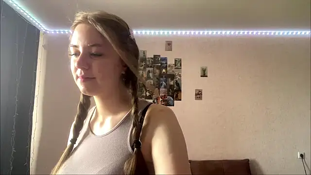 KrystalCarabine's Live Chat Room