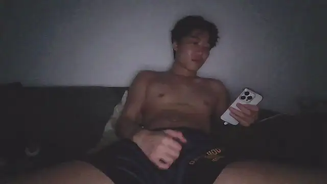 عرض كام YourBadboy718 الجنسي المباشر