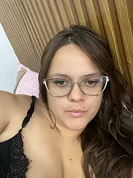 Pokój czatu na żywo – Laryssinha_69