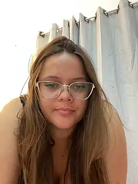 Sala de chat ao vivo de Laryssinha_69