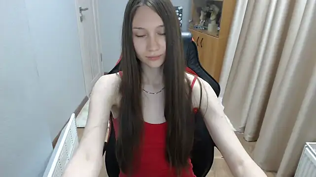 DollAshley Adlı Modelin Canlı Sohbet Odası