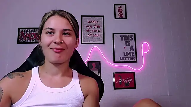 AlisaFrost Adlı Modelin Canlı Sohbet Odası