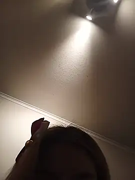 Lili_Valkova Adlı Modelin Canlı Sohbet Odası