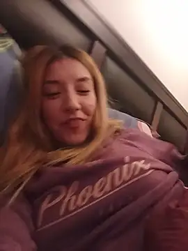 Sala de chat en directo de Lili_Valkova