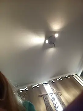 Lili_Valkova 실시간 채팅방