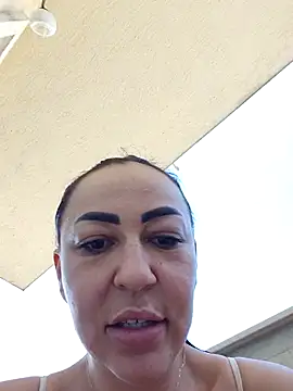 MaiaGold's Live Chat Room