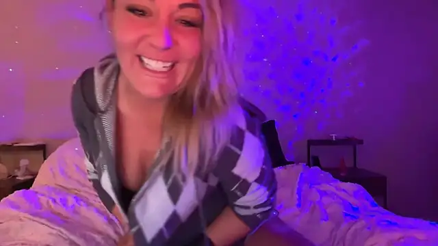 חדר צ'אט בשידור חי של missbritneyfoxx