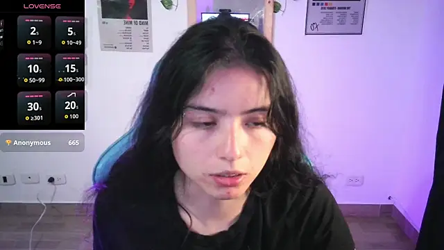 JadeMonett Adlı Modelin Canlı Sohbet Odası