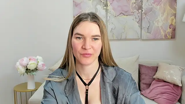 RoxyReignn's Live Chat Room