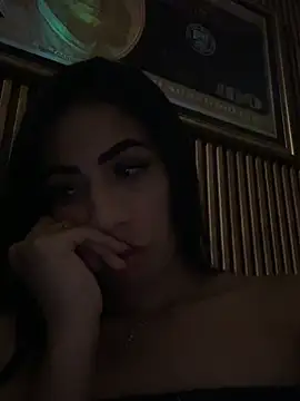 חדר צ'אט בשידור חי של Naho_19