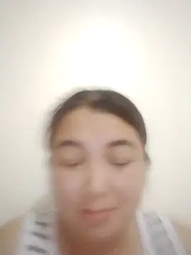 Giee00 Adlı Modelin Canlı Sohbet Odası
