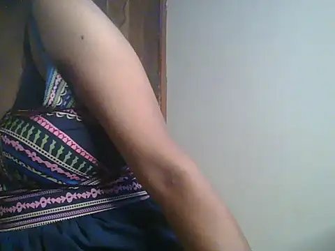 naromi_3563 Adlı Modelin Canlı Sohbet Odası