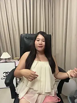 Luckysisi-s' Live Chat Room