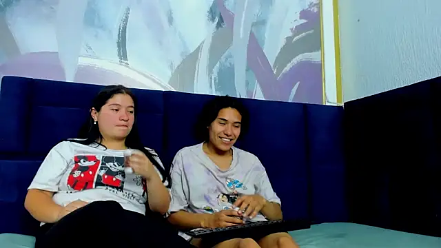 Lilith_and_Luna – live chatrum