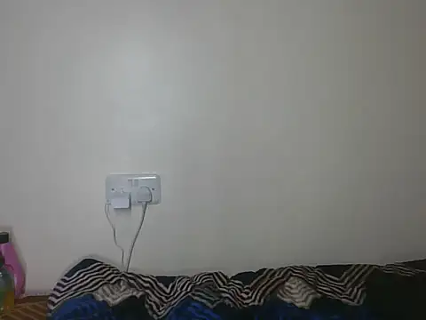Aura_desire লাইভ চ্যাট রুম