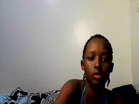 חדר צ'אט בשידור חי של ExoticKenya006