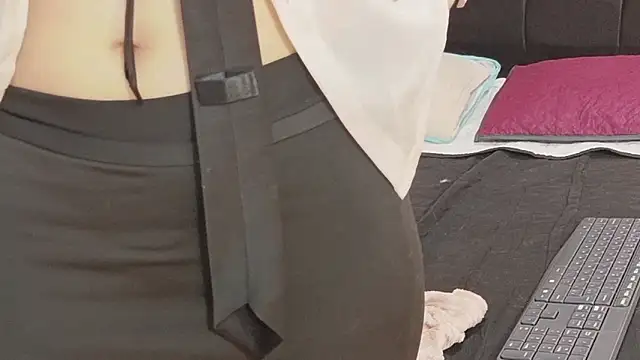 חדר צ'אט בשידור חי של Made_cristine