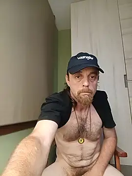 Toni13_1983's Live Chat Room