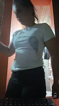 Marcella_single Adlı Modelin Canlı Sohbet Odası