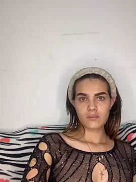 samantha-hot21 Adlı Modelin Canlı Sohbet Odası