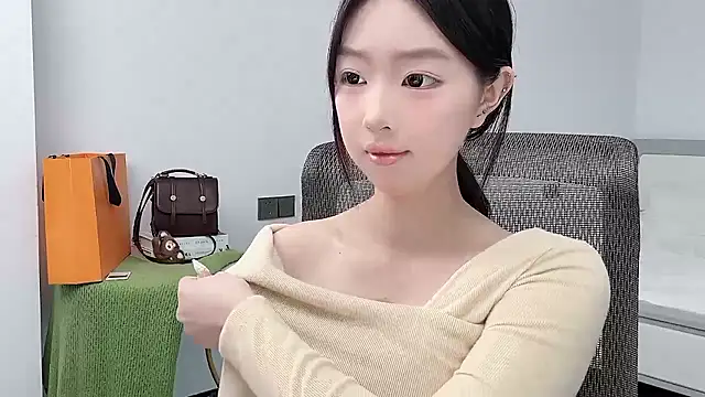 Yoyo33355 Live chatroom