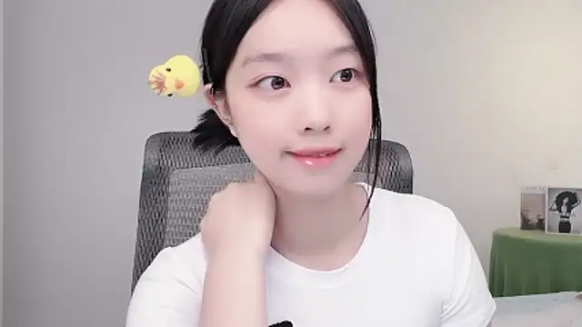 Yoyo33355 – live chatrum