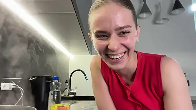 DanikaMory élő chatszobája