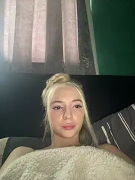 Glowing_Manny_Riah – live sex-cam-show
