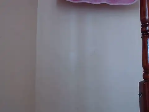 غرفة دردشة Miss_Cathyy المباشرة