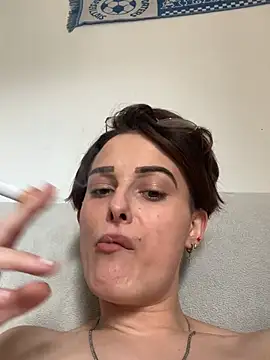 Quenn667 Adlı Modelin Canlı Sohbet Odası