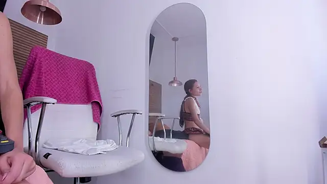 sara_sm1th_ Adlı Modelin Canlı Sohbet Odası