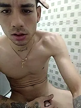 Seks show uživo modela Tokioxx na kameri